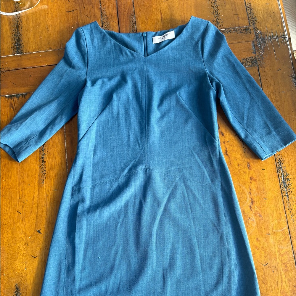 Amazing dress. One slight snag as seen in photo. Otherwise great condition.